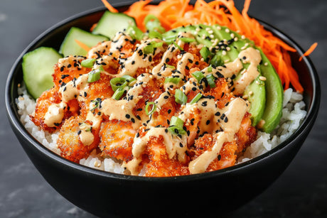 Lag en crispy lakse-pokébowl – enkelt, sprøtt og sunt med ONYX Cookware