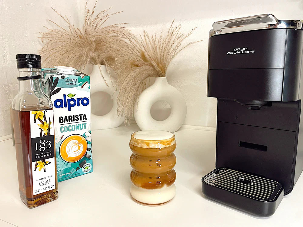 Coconut Iced Latte – tropisk iskaffe med kokosmelk
