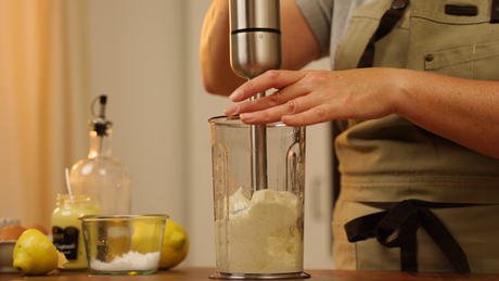 Slik lager du en perfekt majones på under 1 minutt
