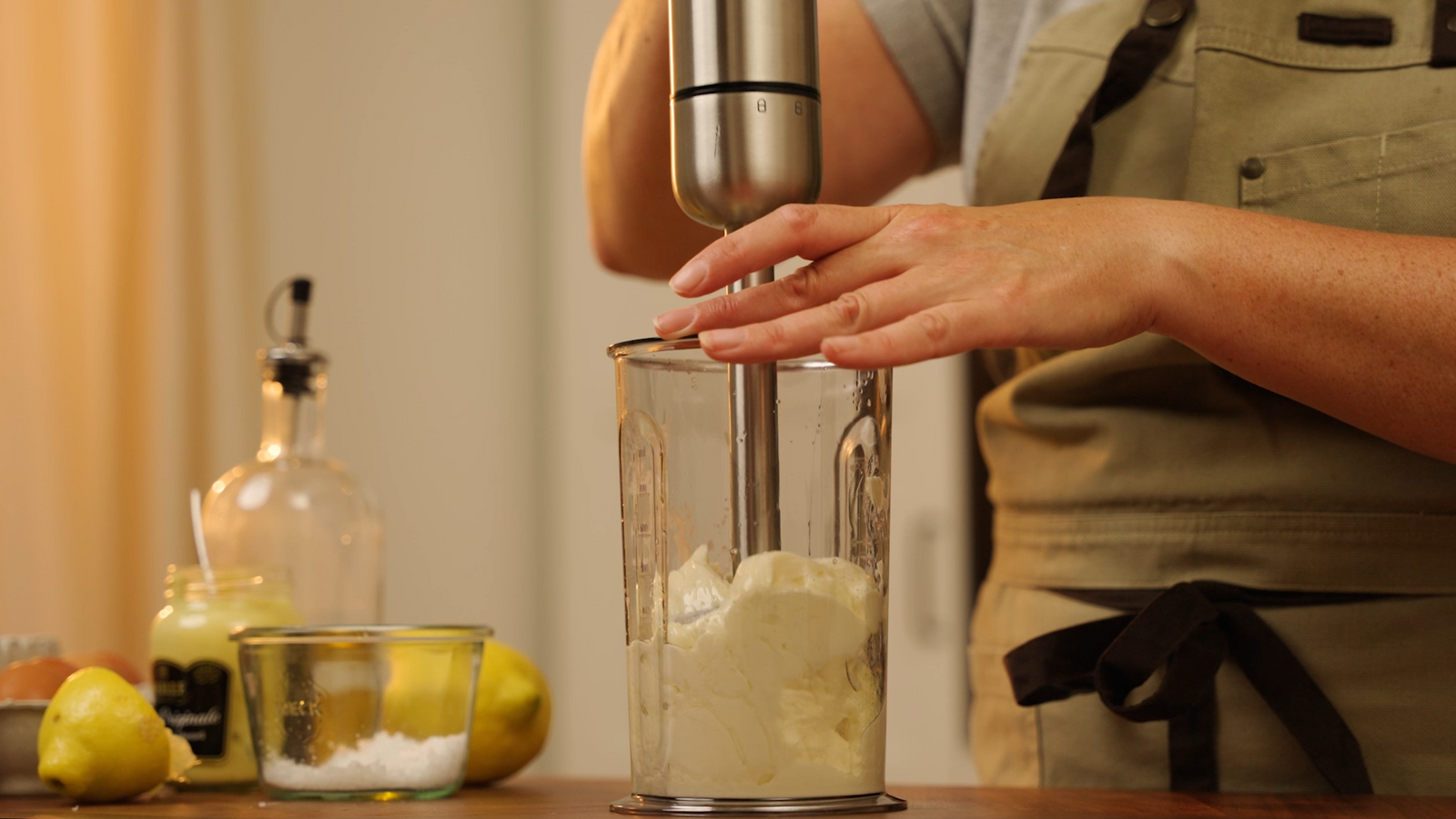 Slik lager du en perfekt majones på under 1 minutt
