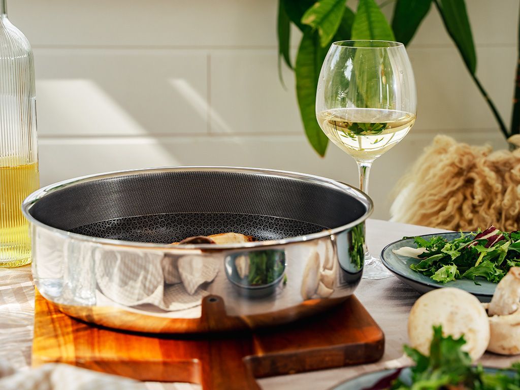 SAUTE PANNE MED AVTAGBART HÅNDTAK 26CM SETT - 3