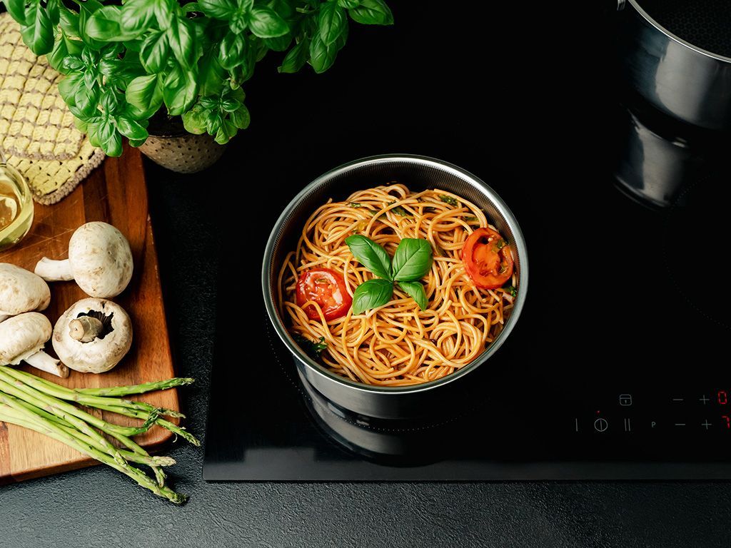 SAUS GRYTE MED AVTAGBART HÅNDTAK 18CM SETT - 4