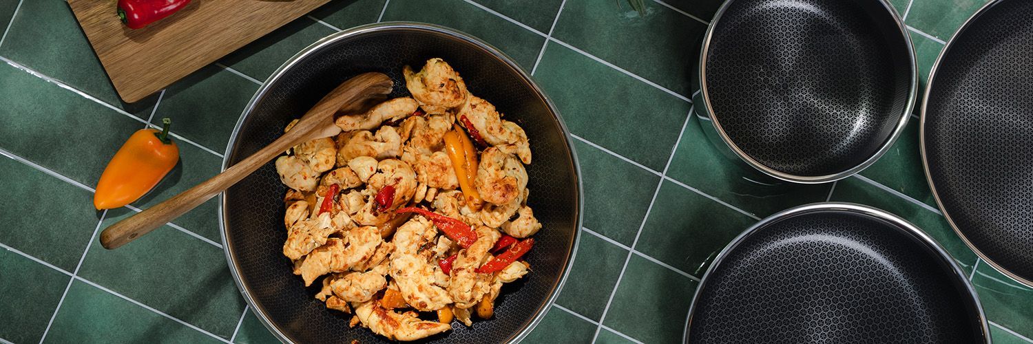 WOKPANNE MED AVTAGBART HÅNDTAK 30CM SETT