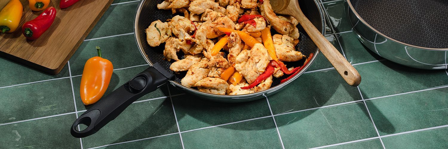 STEKEPANNE MED AVTAGBART HÅNDTAK 30CM SETT