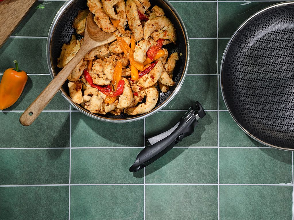 SAUTE PANNE MED AVTAGBART HÅNDTAK 26CM SETT - 7