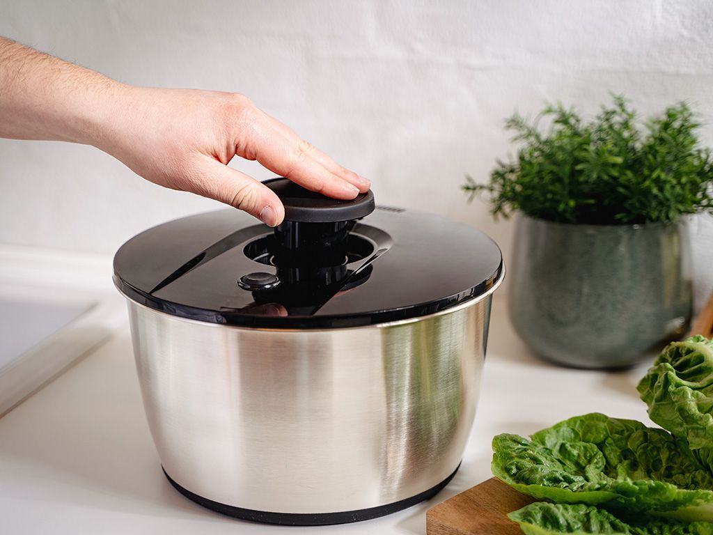 SALATSLYNGE I RUSTFRITT STÅL