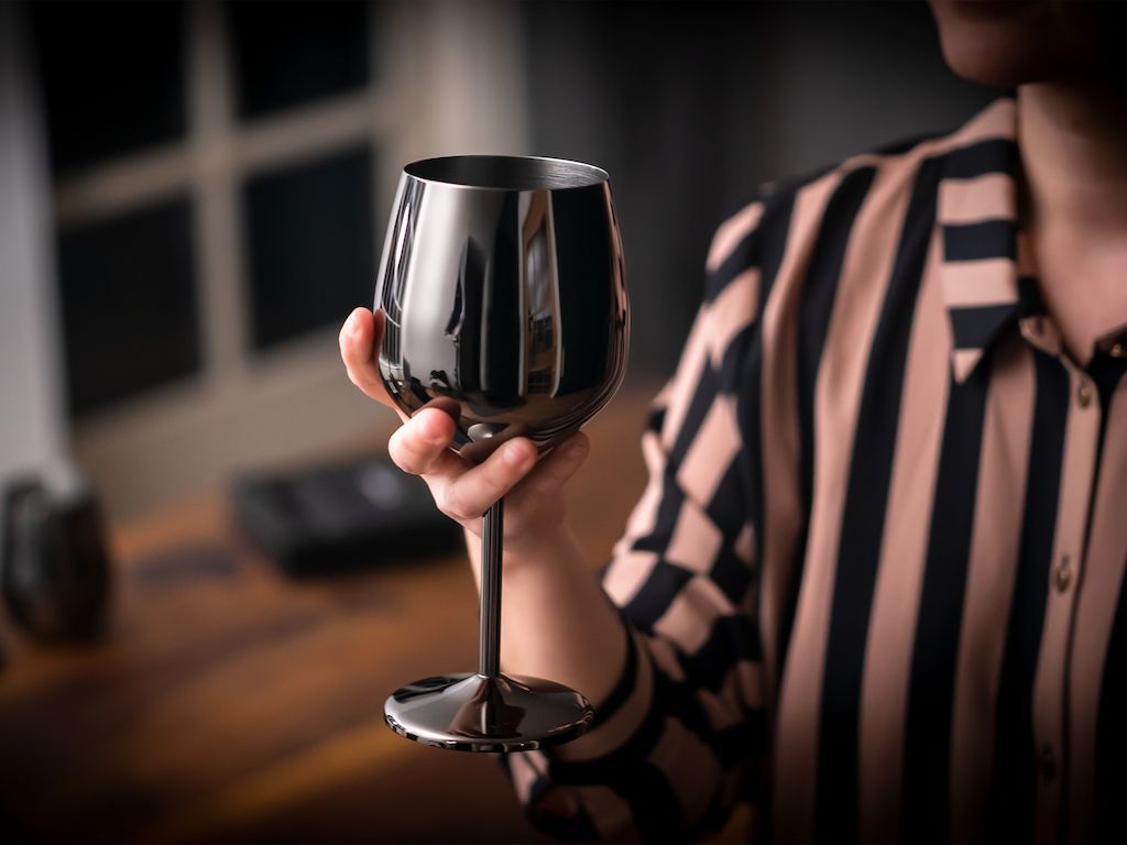 DRIKKEGLASS SETT - VINGLASS AV RUSTFRITT STÅL - 5