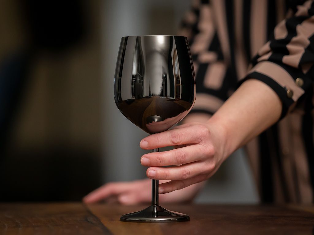 VINGLASS AV RUSTFRITT STÅL - 5